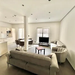 https://luxury-brussels.brusselshotelsbook.com